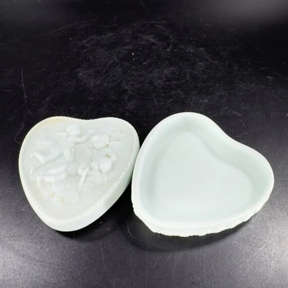 1984 Lladro Small Heart Shaped Trinket Box‎ Three Cherubs Light Blue Porcelain